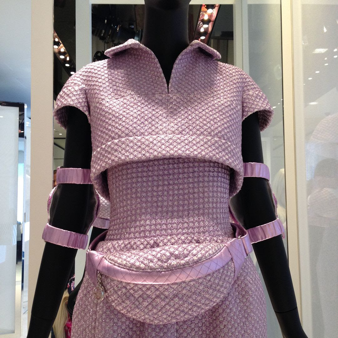  photo chanel-tweed-elbowpads_zps8ea29d8a.jpg