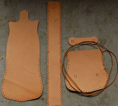 simple leather purse