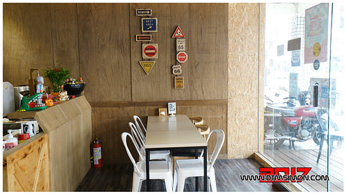 鬍子茶草屯店05.jpg