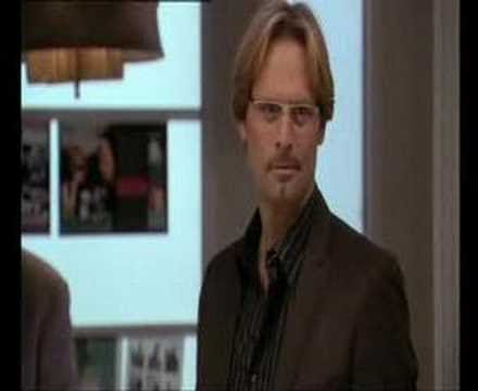 courtney cox and jennifer aniston kissing