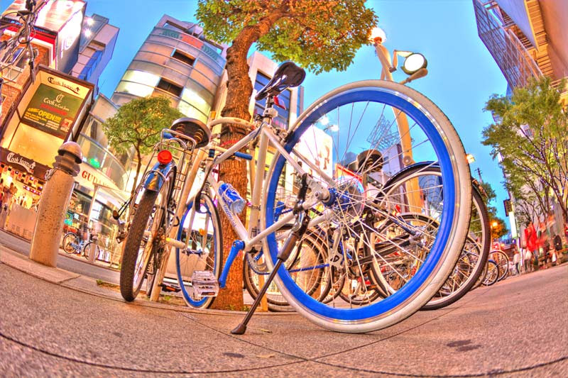 Tour De Hdr 青ホイールと白タイヤのクロスバイクをhdr