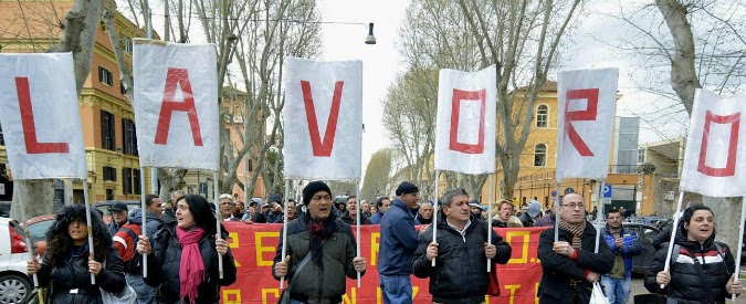 Lavoro, Inps: “31% di licenziati in più nei primi otto mesi del 2016. E -351mila assunzioni rispetto al 2015”