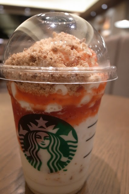 スターバックスさんの夏の新作 ストロベリーチーズケーキフラペチーノ カフェなんて好きじゃなかったのに