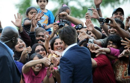"Slumdog Millionaire" actor Anil Kapoor drew the loudest cheers on the "green" carpet "Slumdog Millionaire" actor Anil Kapoor drew the loudest cheers on the "green" carpet