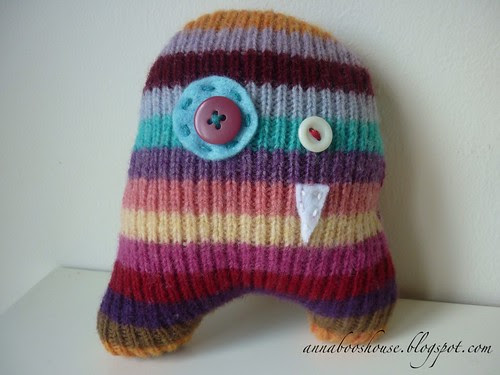 Woolly scarf-monster