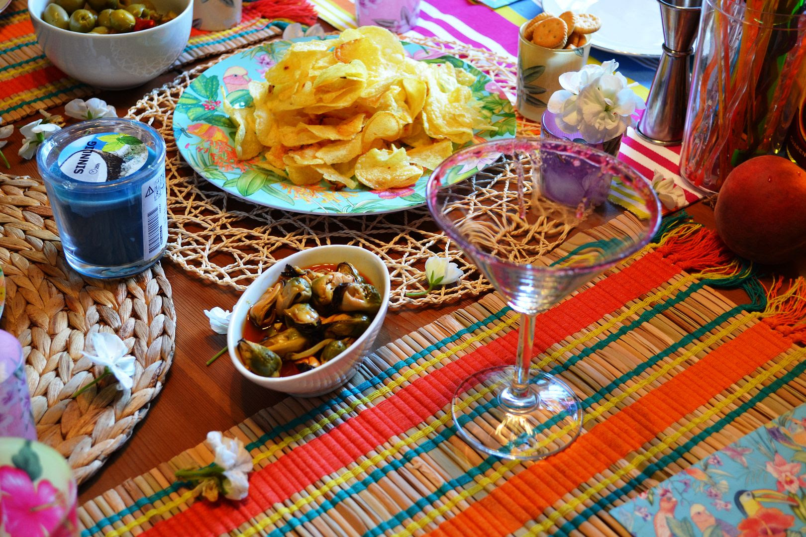  photo picoteo-tropical-verano-ideas-como-decorar-mesa3_zps1abeb9c7.jpg