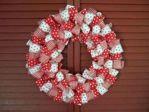 Easy To Make Christmas Ribbon Wreath | Shelterness