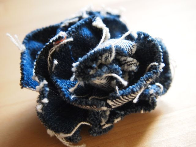 Happy Handmade Project デニム切れ端コサージュ