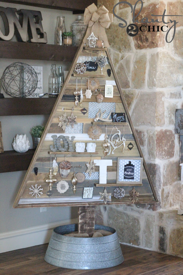 15 Amazing DIY Pallet Christmas Tree Ideas