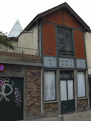 maison avec tourelle.jpg