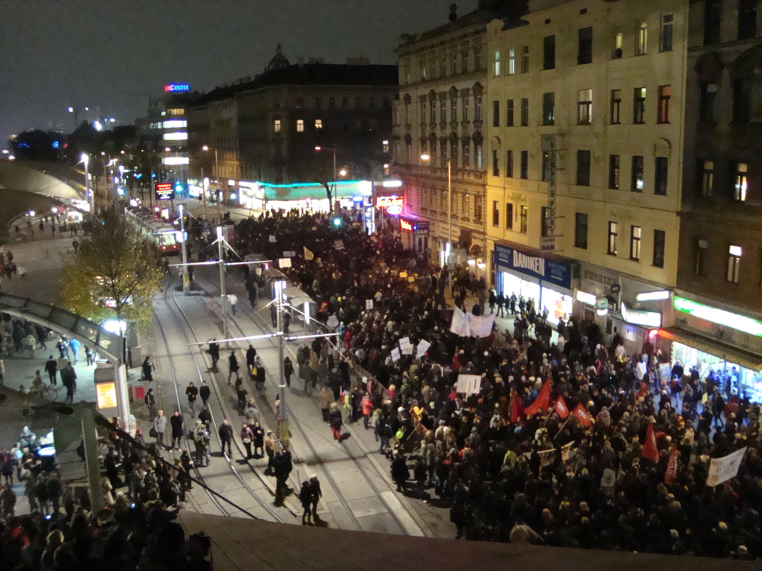Datei:Bildungsaktionstag Demo-Wien 2009 Überblick ULP.jpg