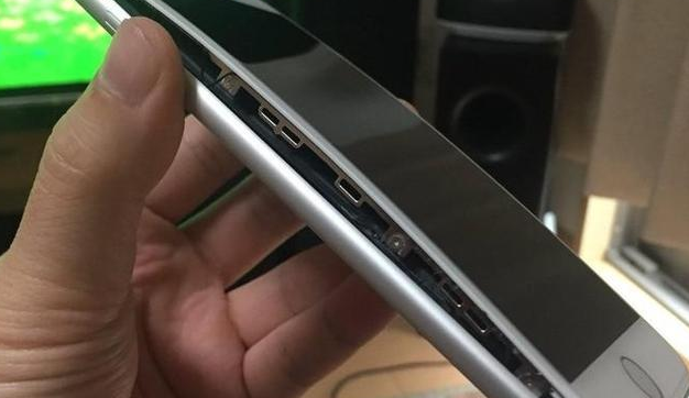 Iphone6 Plus电池膨胀撑开屏幕还能用吗 过保换电池费用多少 上海极客修告诉你 极客修 上门手机维修