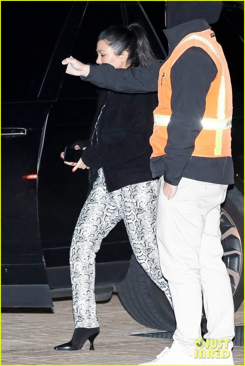 Kourtney Kardashian & Travis Barker Are Reportedly Dating ...