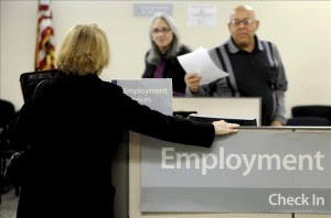 El índice de desempleo en EE.UU. descendió en abril hasta 7,5 por ciento, más bajo en 4 años. EFE