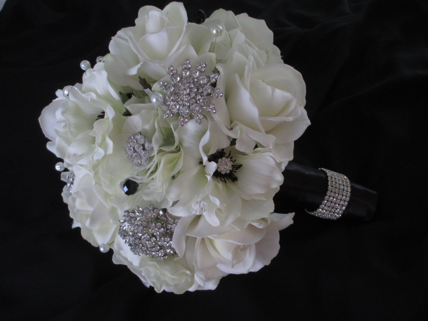 Package Anemone Black and White Realtouch Brooch Bridal Bouquet Wedding Bridesmaids Boutonniere Set