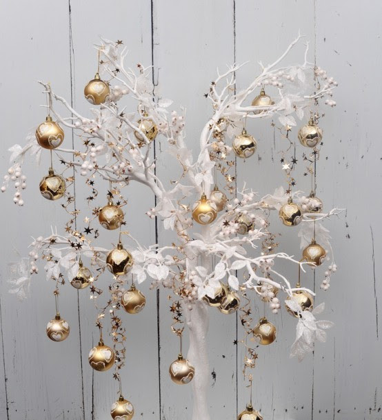 Refined Gold And White Christmas Decor Ideas Refined Gold And White Christmas Decor Ideas