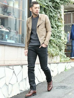 レザージャケット ベージュ のメンズの着こなし方 おすすめのレザージャケットを紹介