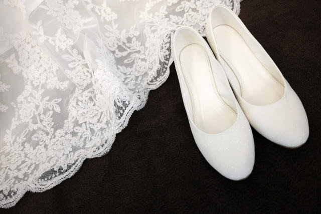 妊婦で結婚式にお呼ばれ ラクなのにオシャレな靴を選ぶためのポイントや注意点とは Weddingtable