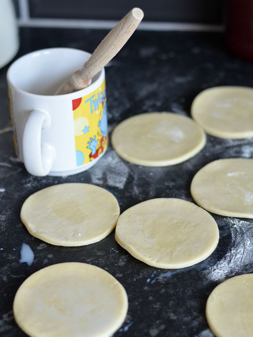 Jam Puffs