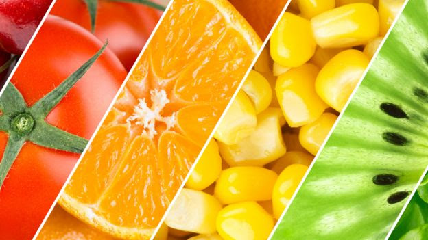 Tomates, naranhas, maíz y kiwi