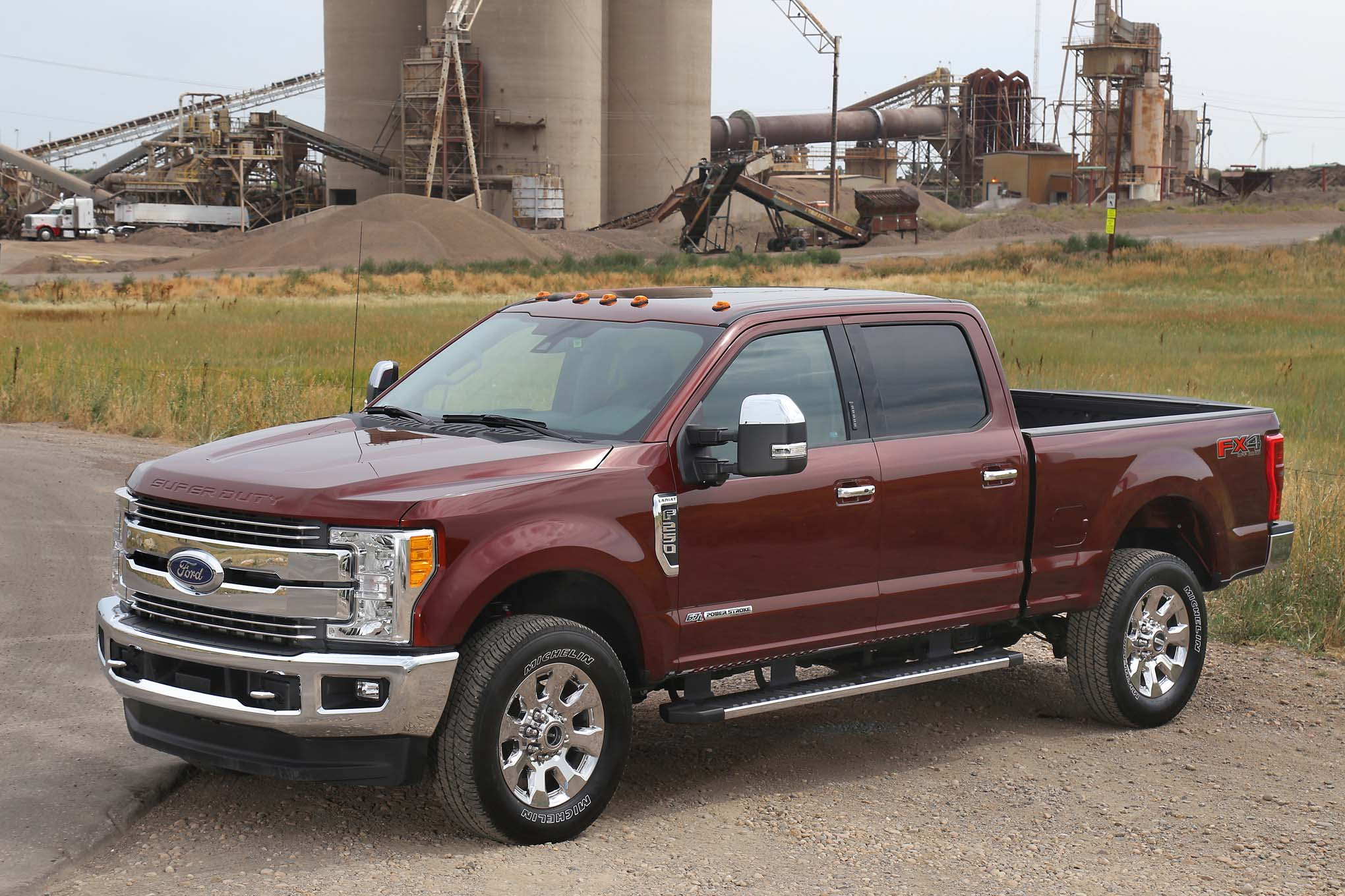 2017 Ford F 250 Super Duty front three quarters