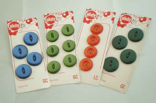 Vintage carded buttons