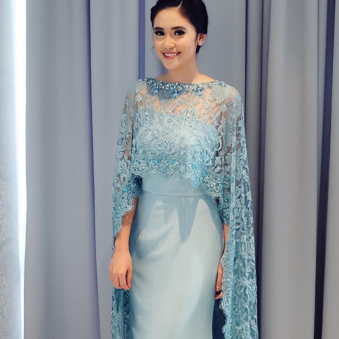 45 Model Baju Brokat Gamis Atasan Modern Terbaru 2022 45 Model Baju Brokat Gamis Atasan Modern Terbaru 2022