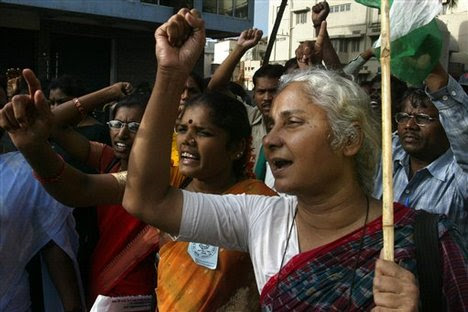 Digvijay Singh alleges Anna worked with Deshmukh in Gonda - Worldnews.
