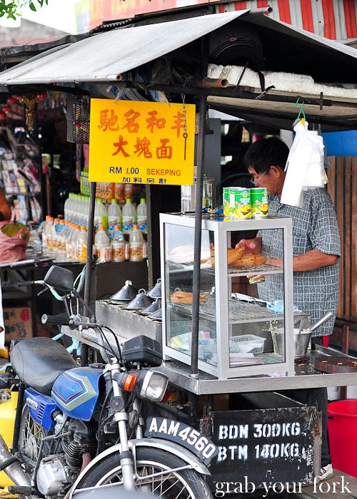 apam balik hawker stall street food, ipoh, malaysia