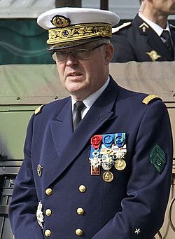 Amiral Edouard Guillaud 2012 (cut off).jpg