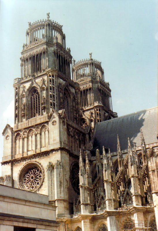 http://upload.wikimedia.org/wikipedia/commons/e/e3/Orleans%27_cathedral2.jpg