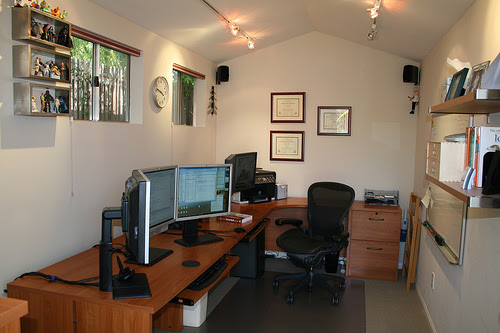 http://office-interiors-design.blogspot.com/