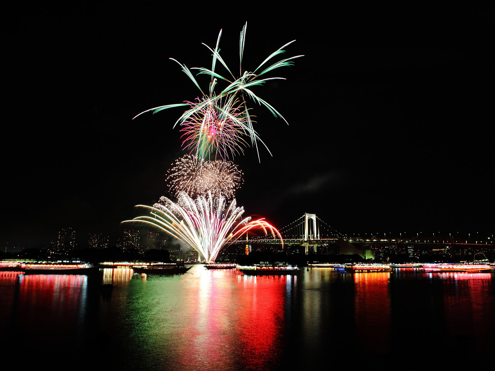 お台場レインボー花火 夜景無料壁紙