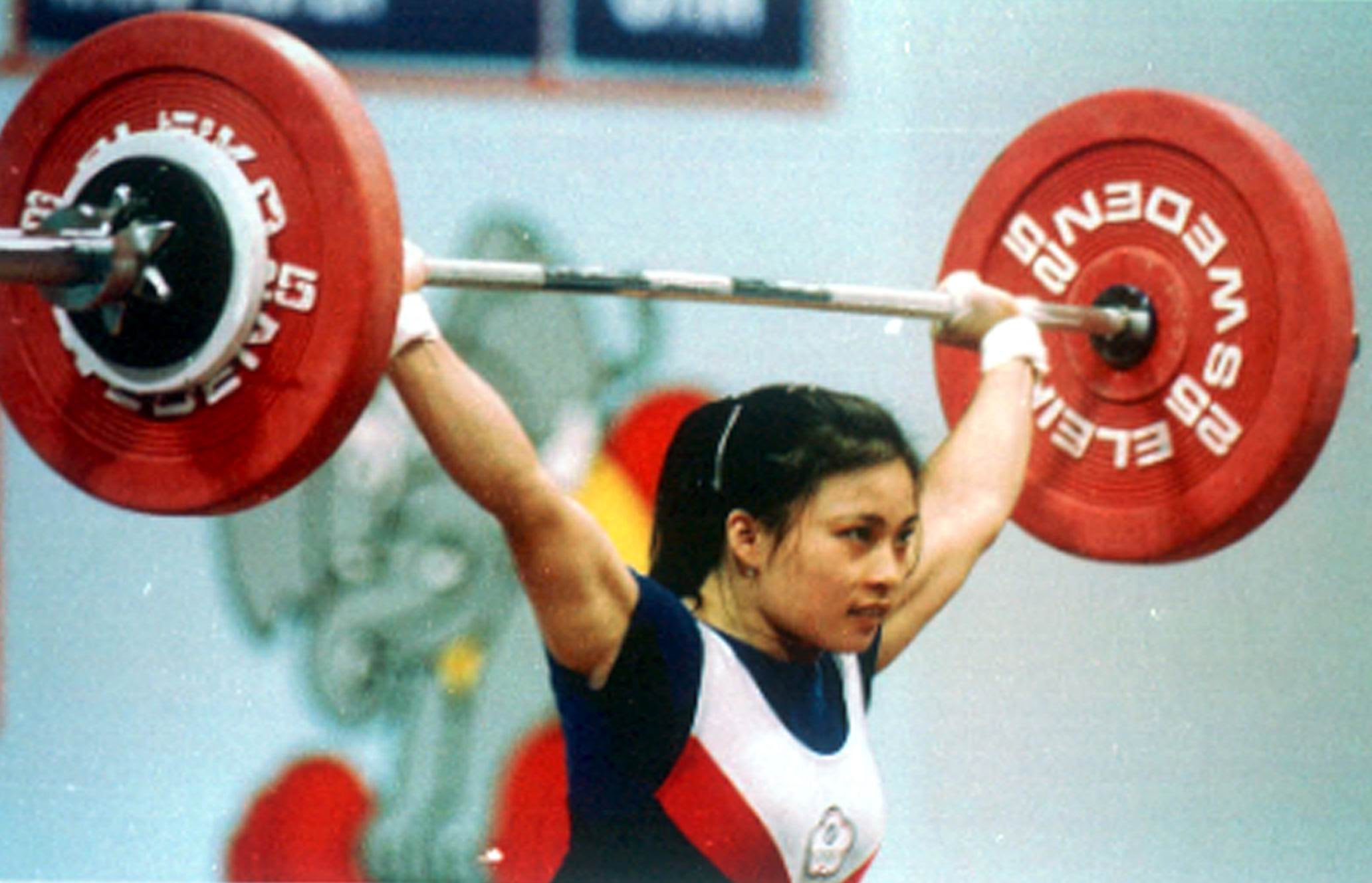 台灣媳婦黎鋒英 雪梨奧運為中華奪得舉重首面銀牌