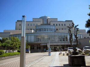 長泉町民図書館を徹底ナビ 自習室 Wifi 電源 カフェなどの情報が満載