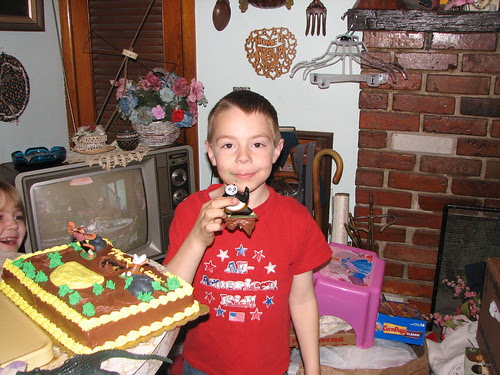 Mom, I'm going to eat this frosting.