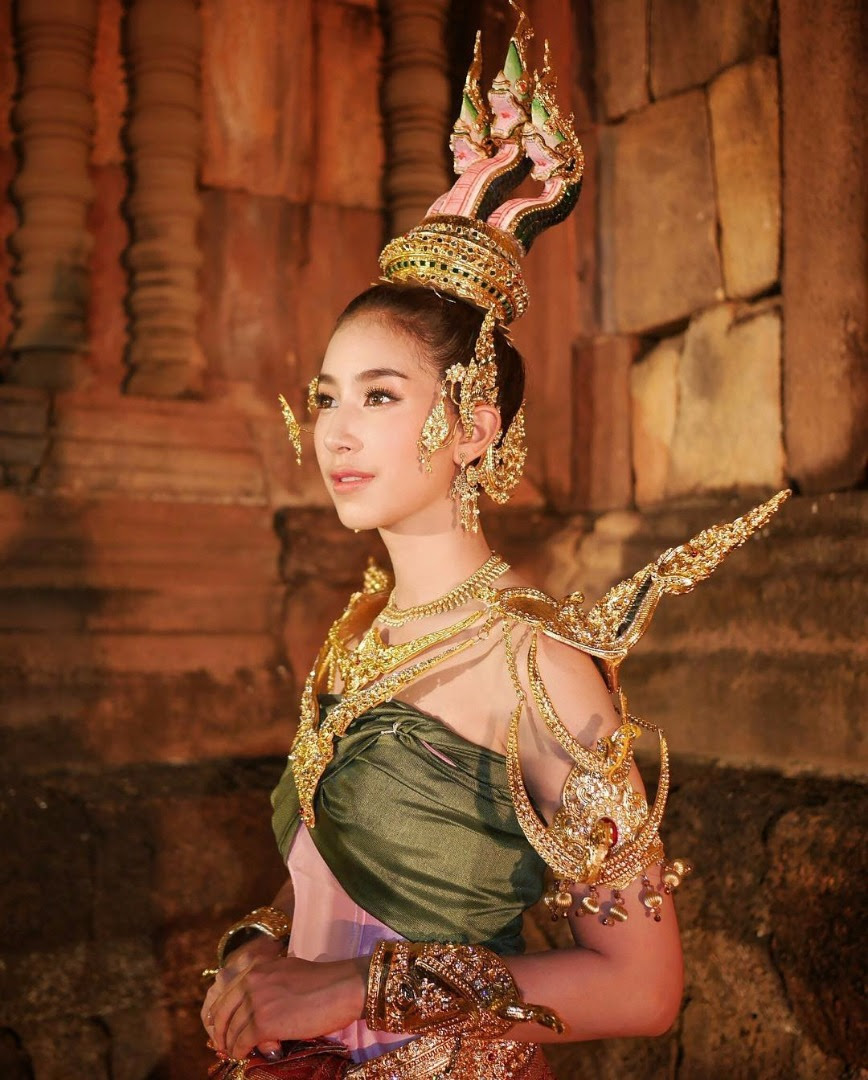 Vẻ đẹp "thần thánh" của các mỹ nhân hàng đầu Thái Lan ...