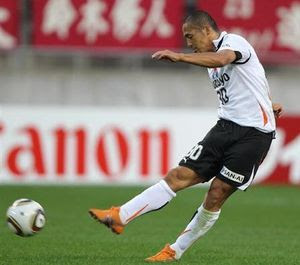 サッカー第２５節 鮮やかな小野伸二のミドルシュート ウメノキモモノキサクラノキのブログ