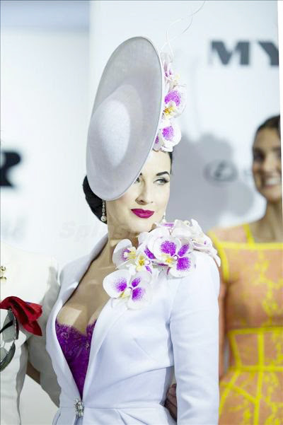 カテゴリー Dita Von Teese ディタ フォン ティース 海外セレブ ファッション 私服