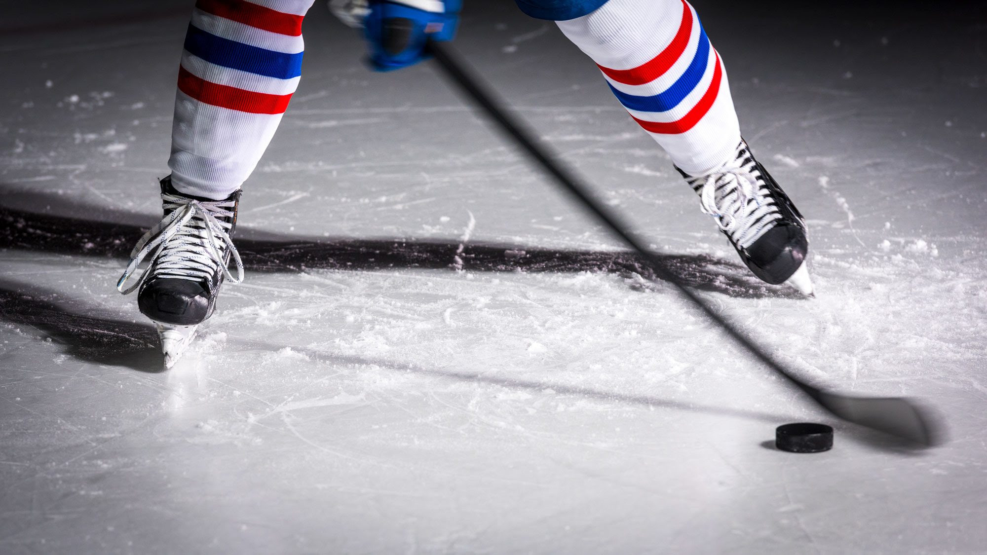 houses-with-hockey-rink