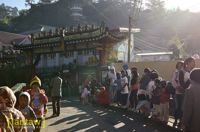 Lining up for Chinese New Year gifts