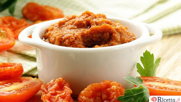 Come conservare i peperoncini piccanti sottolio | Ricetta.it