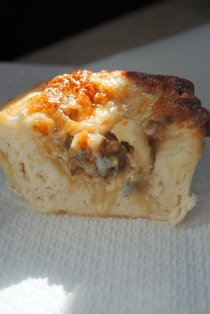 cestini di pane con gorgonzola e noci 006