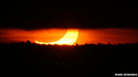 Mark Edwards sent us this from the partial eclipse on 4 January 2011 in 