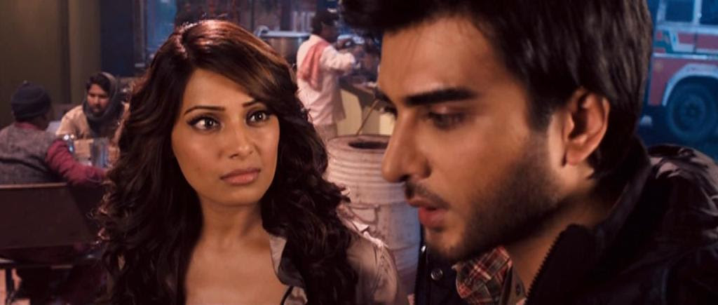 Screen Shot Of Hindi Movie Creature (2014) Download And Watch Online Free at worldfree4u.com