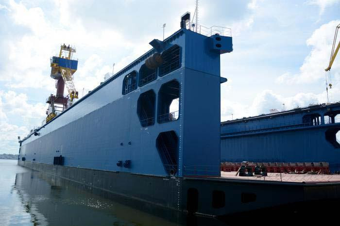 Proceso de llegada del dique a La Habana.