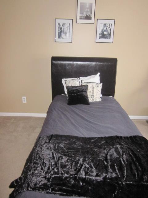 Madison King Bed (Madison Collection) in Bedroom at Gardner-White ...