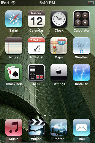 iPod Touch Screenshot. using Louie Mantia - Holiday theme