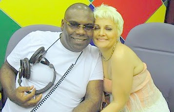 Esposa de Michel pide unirse en una cadena de oración por su salud