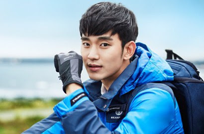 Kim Soo Hyun Perbarui Kontrak Eksklusif dengan Keyeast HorasSumutNews.com - Berita Terkini Terbaru Hari Ini -Lama tak terlihat tampil di televisi sejak proyek drama yang dibintanginya bersama IU dan Gong Hyo Jin, "The Producers", aktor berbakat Kim Soo Hyunmuncul dengan kabar pembaruan kontrak dengan agensinya, Keyeast Entertainment. 